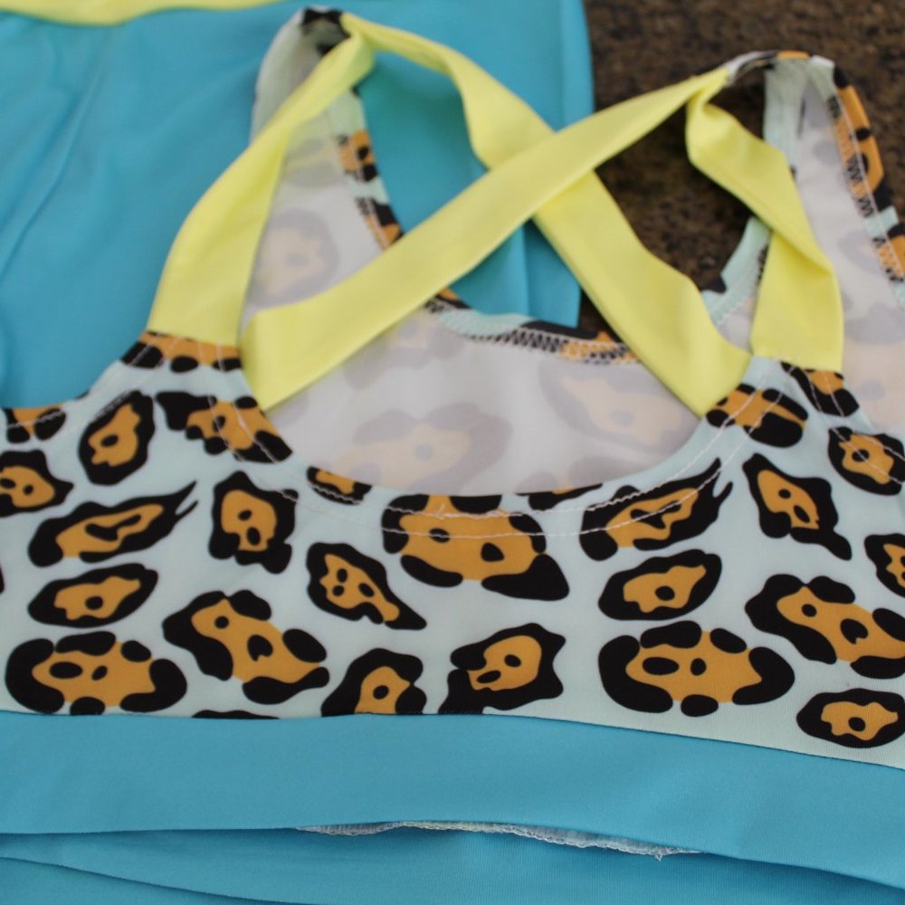 Leopard Athletic Set - Picture 2 of 2